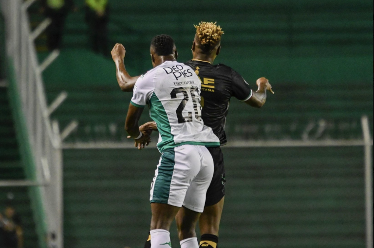 Once Caldas volvió a ganar de visita y Cali otra vez perdió
